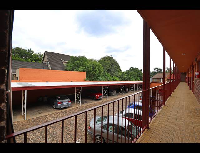2 BEDROOM APARTMENT FOR SALE IN KEW